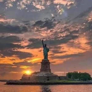 Meet your Posher, Lois